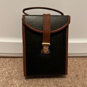 Travel jewelry case